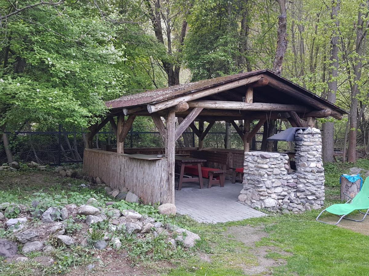 Chata Pod Skalou Valaská Екстериор снимка